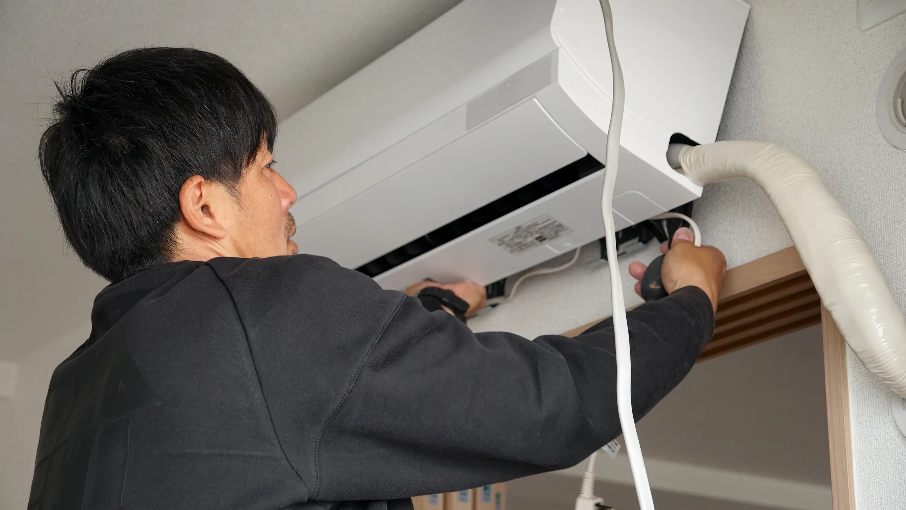 建物メンテナンスの様子